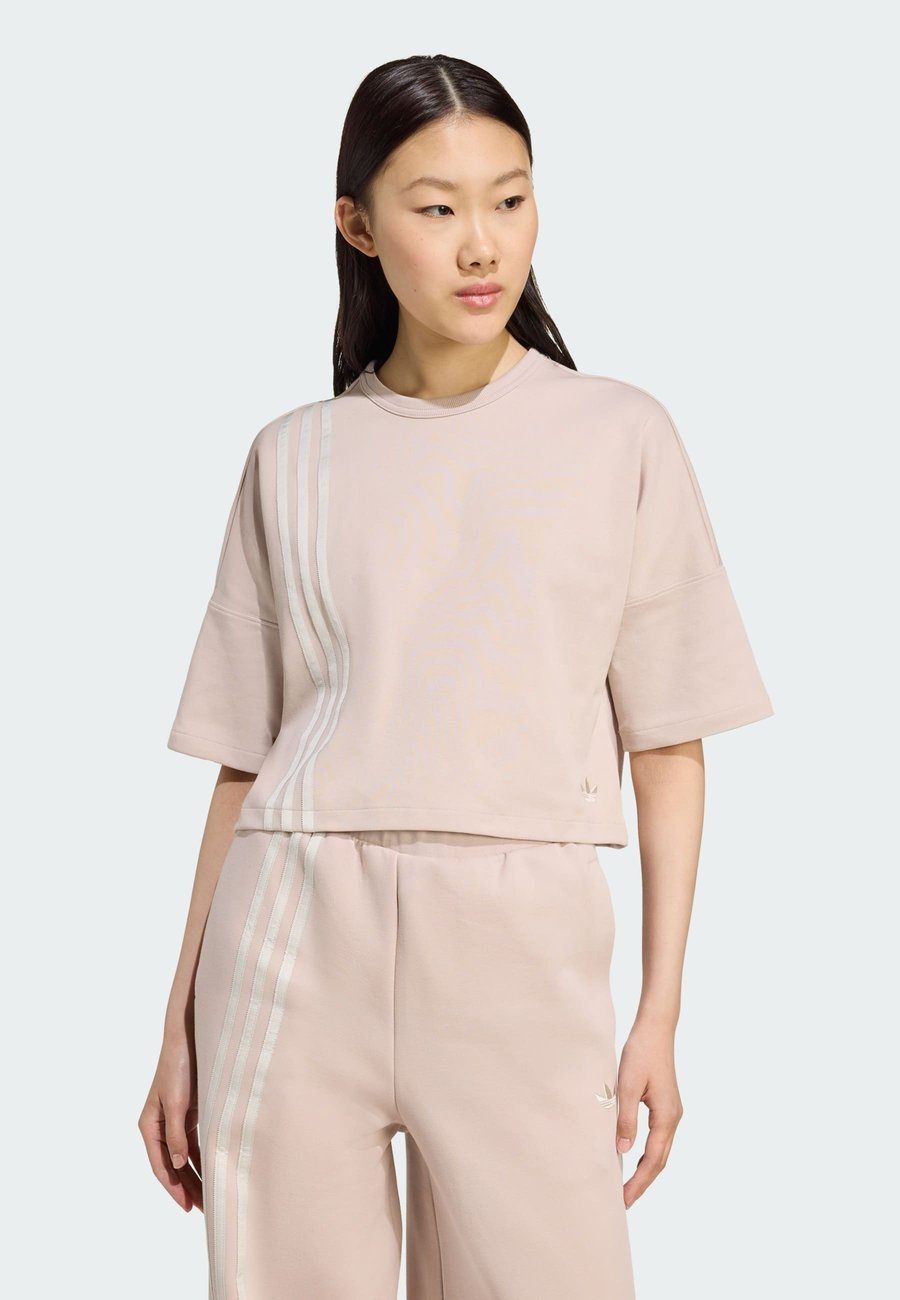 

Футболка Adidas Originals OFF PLACED STRIPES, Taupe, Коричневый, Футболка Adidas Originals OFF PLACED STRIPES, Taupe