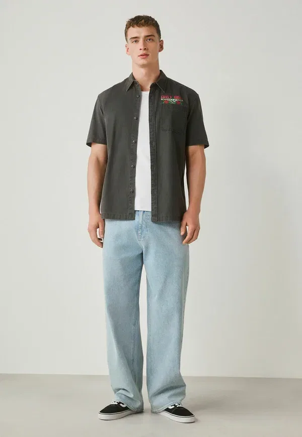 Футболка Next, Regular fit print short sleeve shirt, цвет угольно-серый — фото 2
