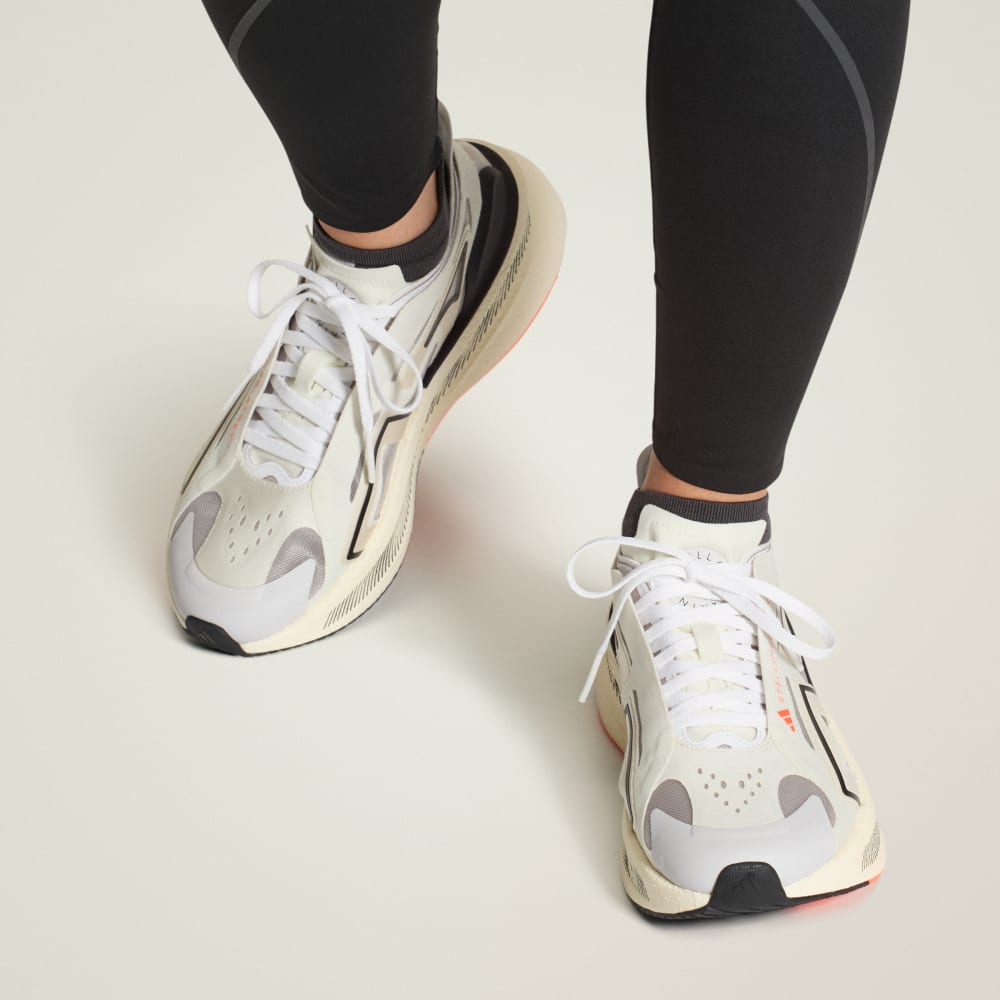 Кроссовки Adidas by Stella McCartney Ultraboost 5 Shoes, цвет Ivory/Grey One/Core Black — фото 3