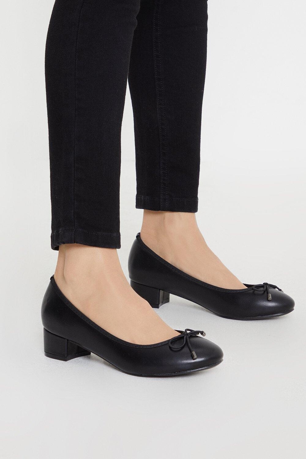 

Хорошо для подошвы: балетки Tara Comfort на блочном каблуке Dorothy Perkins, черный