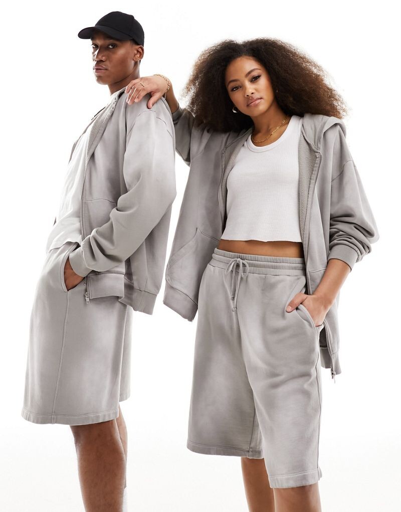 

Коричневые шорты унисекс в стиле унисекс ASOS DESIGN