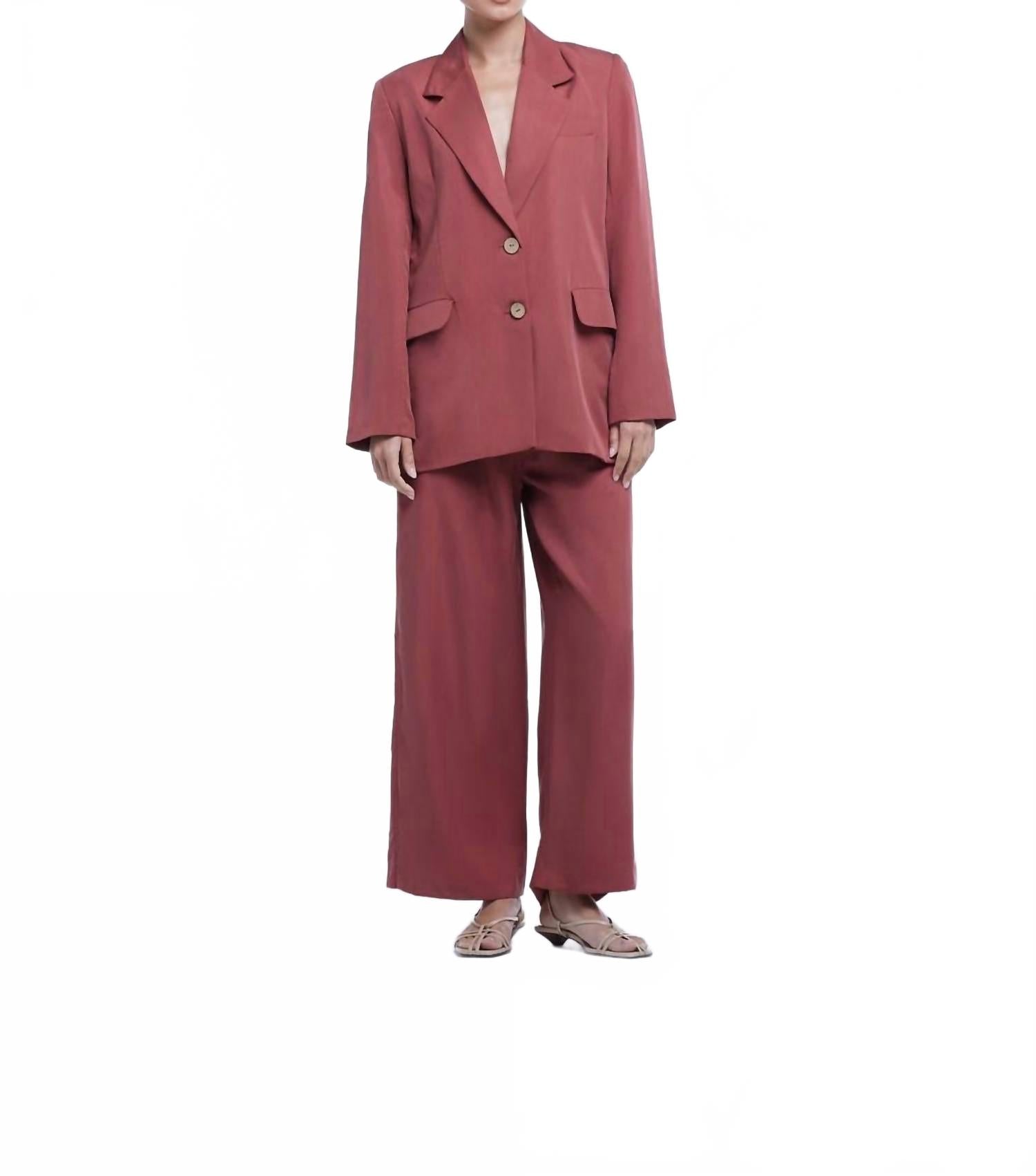 

Расклешенный однобортный пиджак в цвете шелковицы Dāl the Label, Mulberry