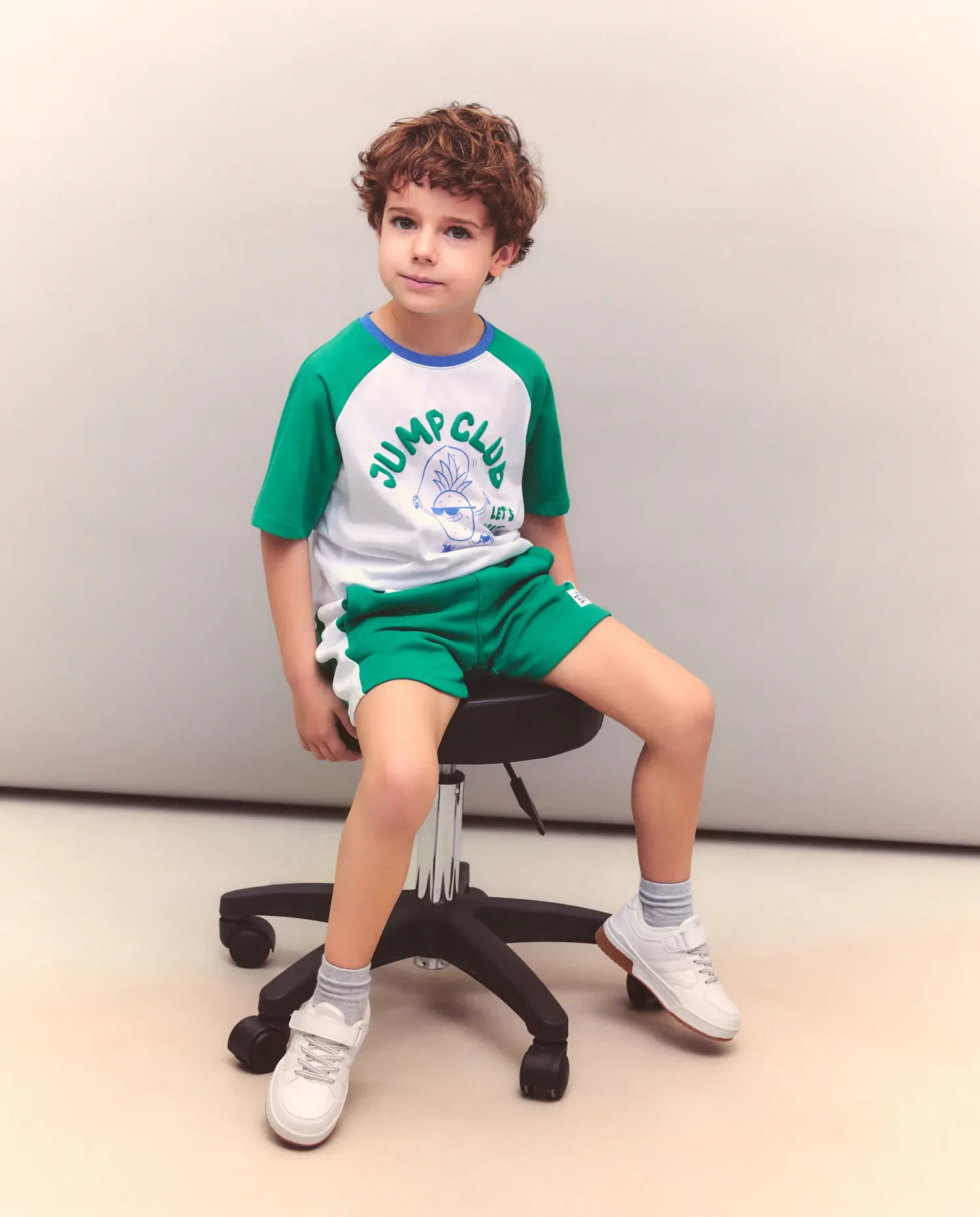 Спортивная детская футболка с короткими рукавами реглан Kids El Corte Inglés, зеленый — фото 2