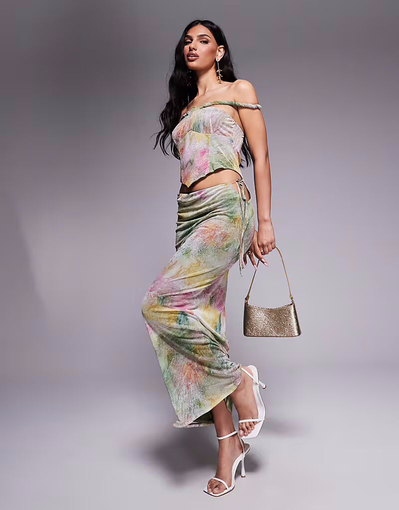 

Длинное платье ASOS DESIGN из сетчатой ​​ткани с имитацией бретелей и перекрученными бретелями с размытым цветочным принтом в пастельных тонах