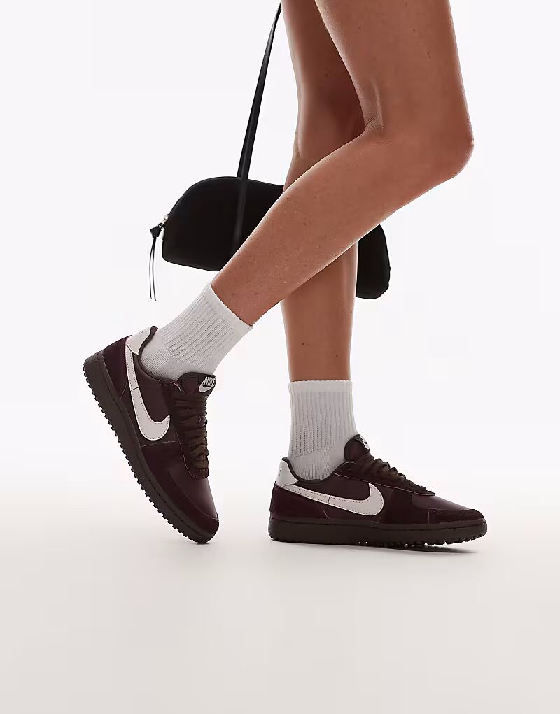 Кроссовки Nike Field General бордового цвета