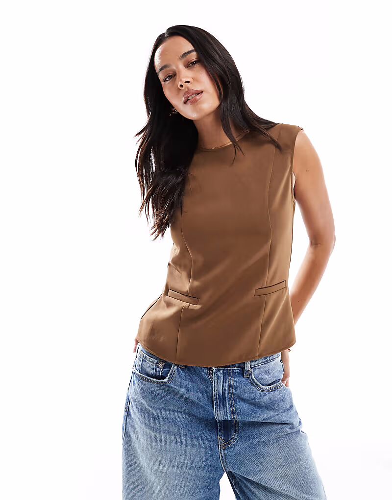 

Топ ASOS DESIGN цвета мокко с защипами и карманами