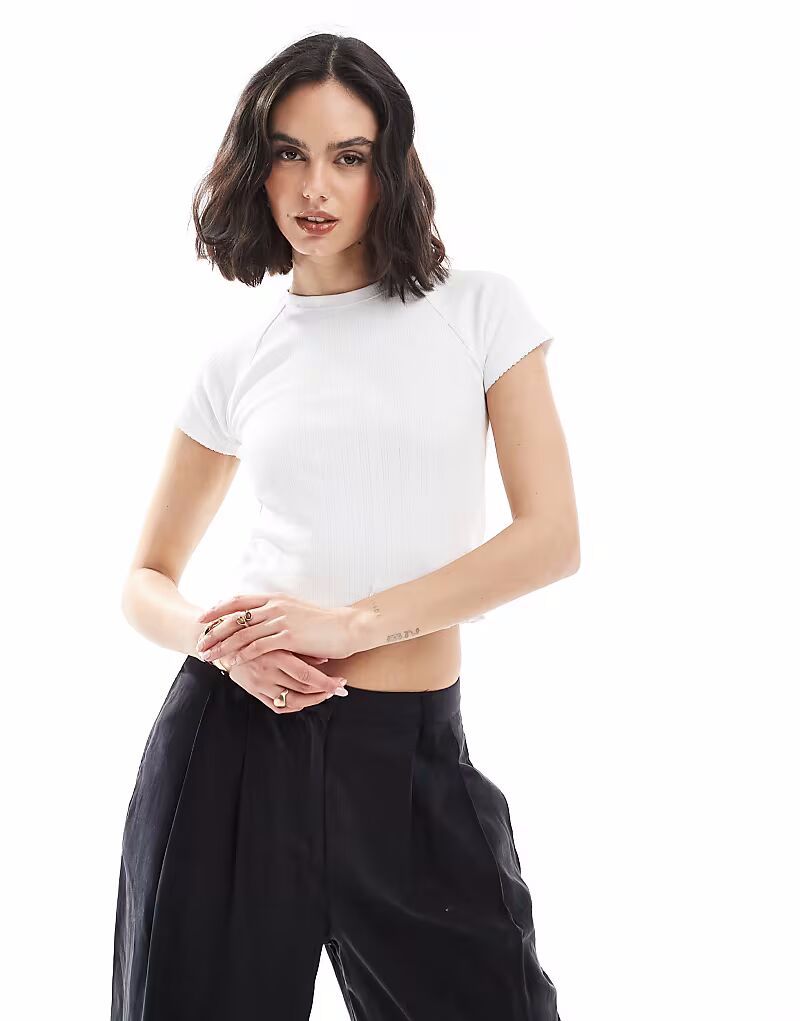 

Cotton On - приталенная футболка с ажурным узором белого цвета Cotton:On