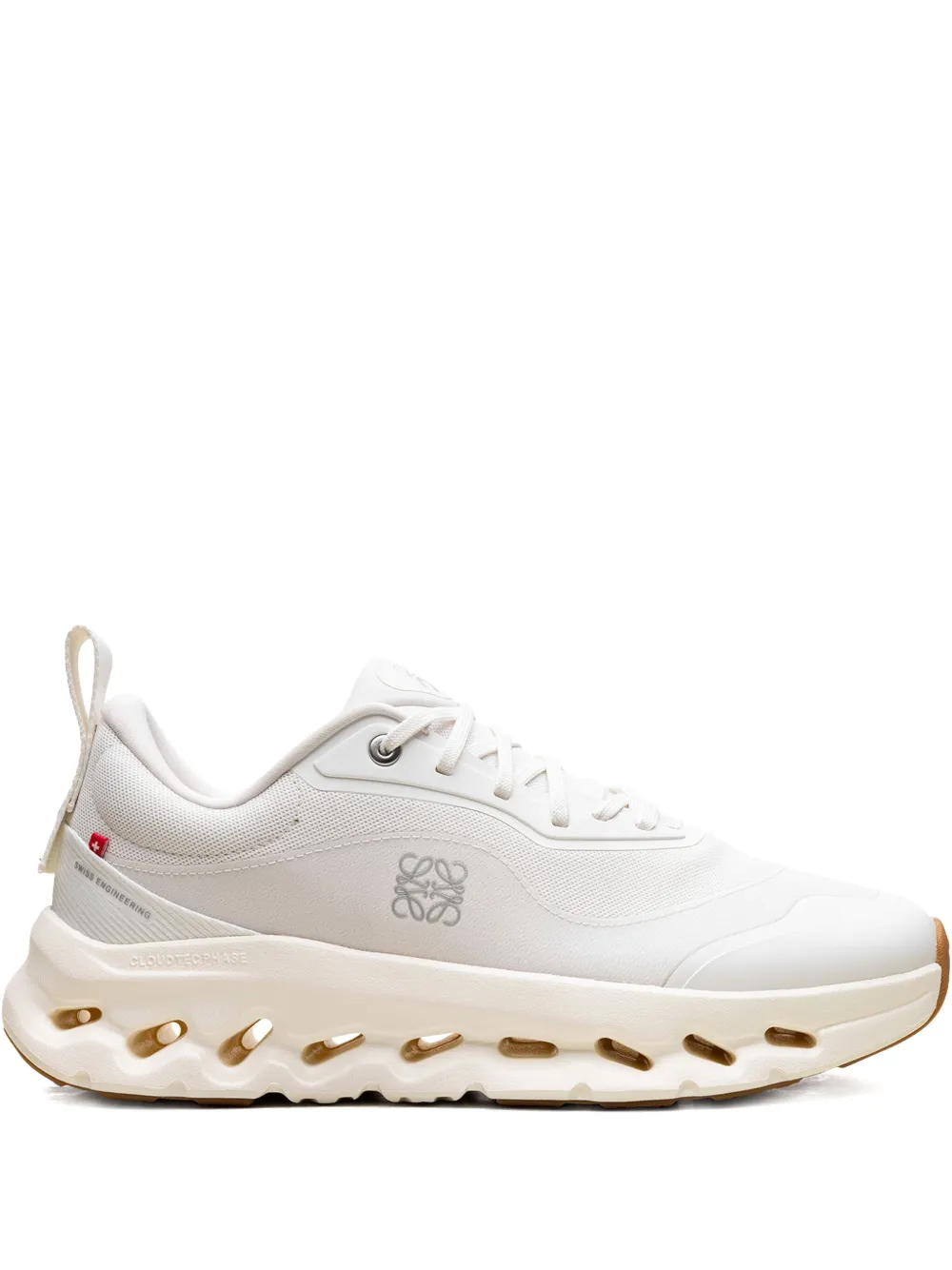

Кроссовки Cloudtilt 2 All White из коллаборации с Loewe On Running, белый