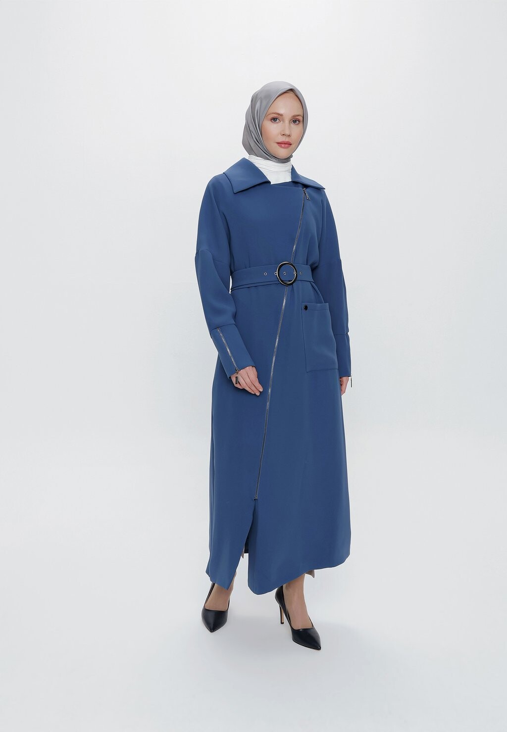 

Классическое пальто MODEST EVENING DRESS Armine, синий