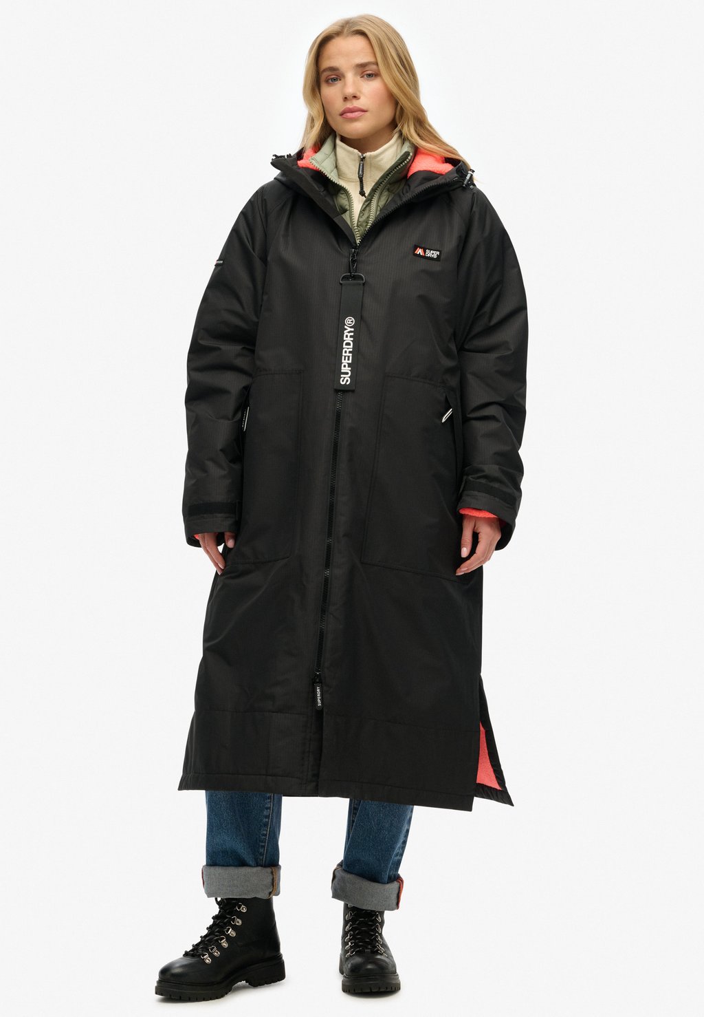 

Зимнее пальто Superdry, коралловый