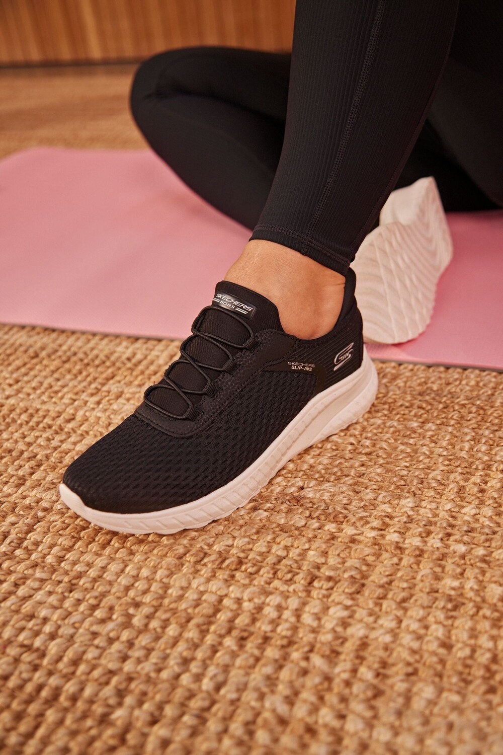 Женские бобс-команды хаоса в кроссовках Skechers, черный