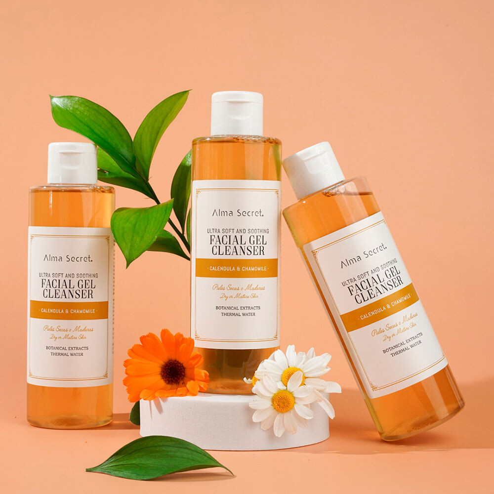 Гель для умывания Alma Secret — Очищающий гель для лица Facial gel cleanser suave y calmante caléndula & manzanilla, 200 мл — фото 4