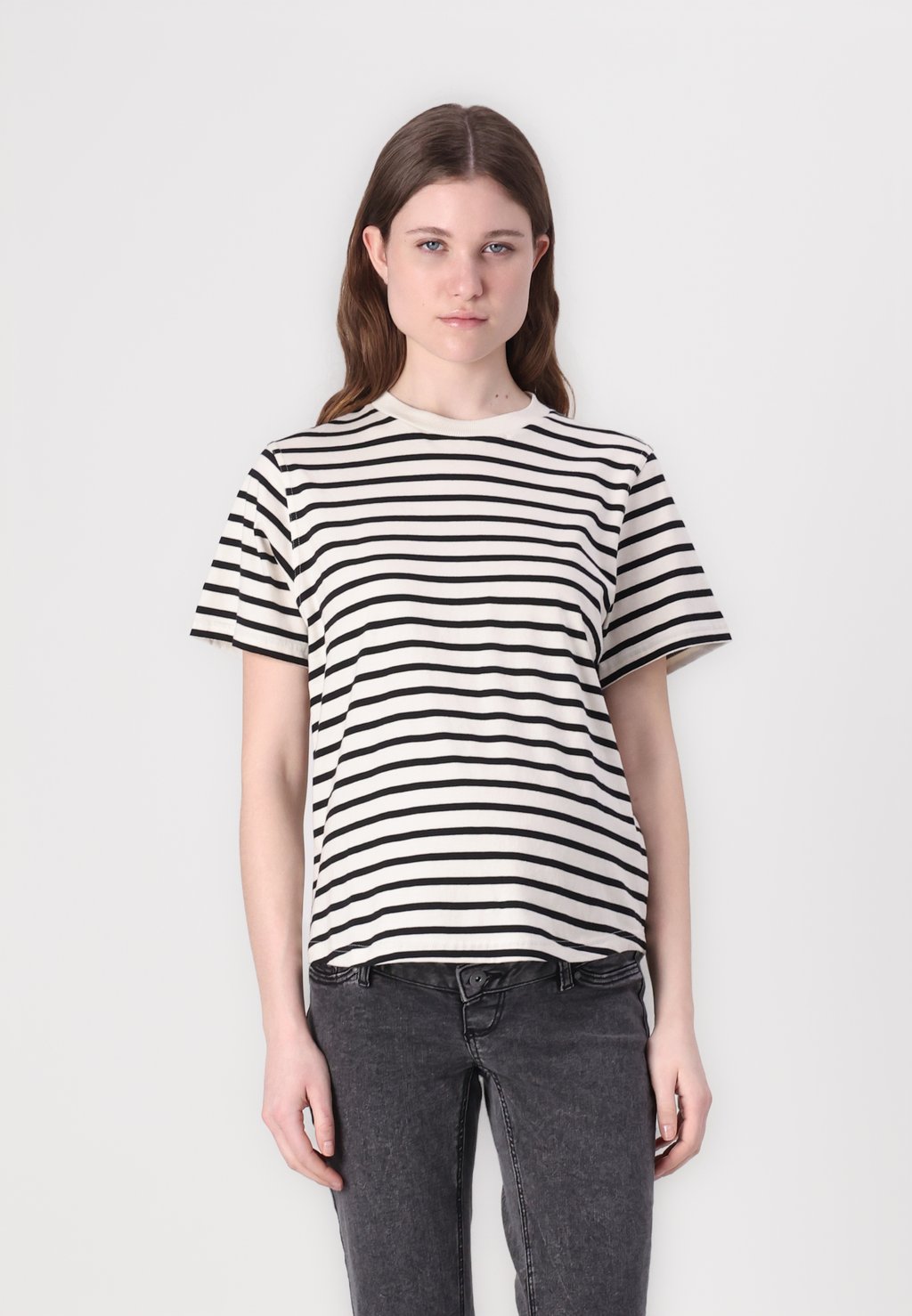 

Футболка с принтом OLMLIVINA STRIPE TEE ONLY MATERNITY, молочный