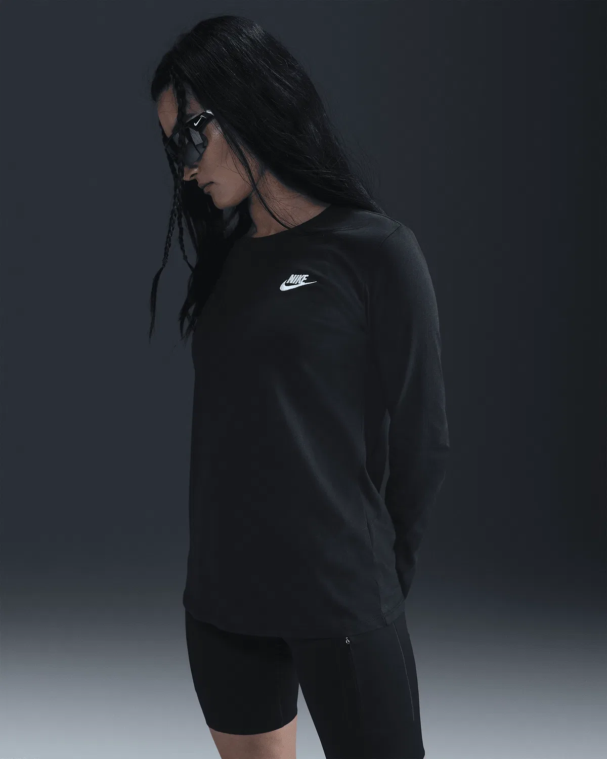 Женская футболка с длинным рукавом Nike Sportswear Club, Black/White — фото 2