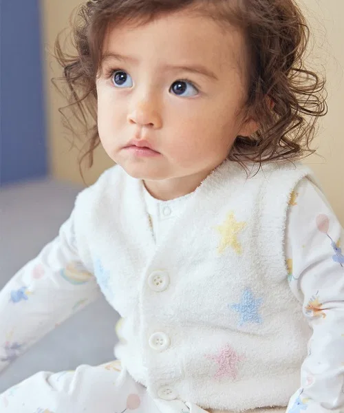 Детский жилет с узором звёзды Airy Moco бренд BABY — фото 2