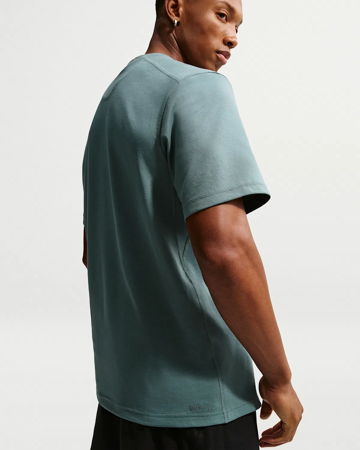 Мужская футболка Dri-FIT с коротким рукавом Nike Primary, Mineral Slate/Heather/Mineral Slate — фото 2