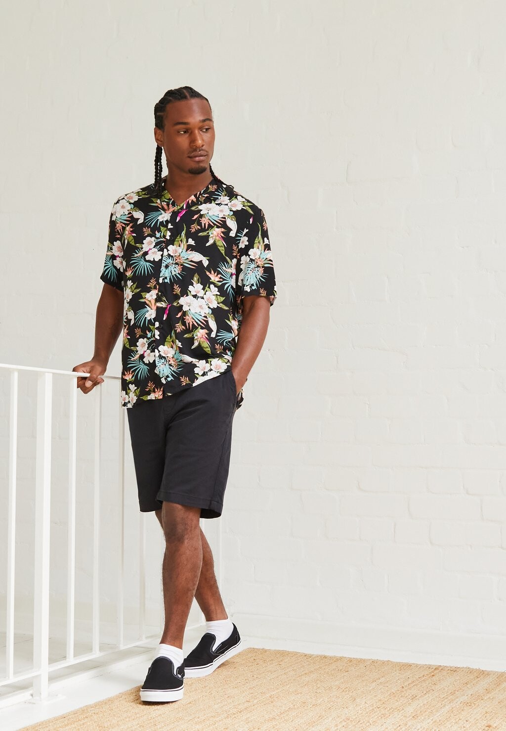 

Рубашка Aop Resort Urban Classics, цвет blacktropical