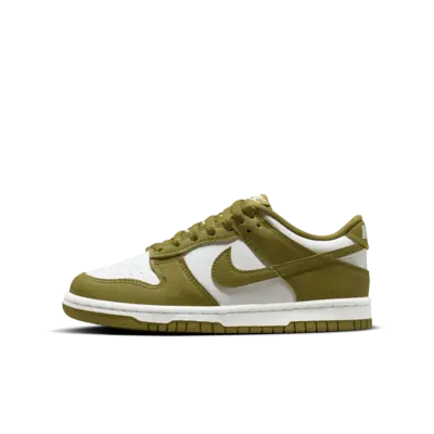 

Кроссовки Nike Dunk Low, цвет White/Pacific Moss