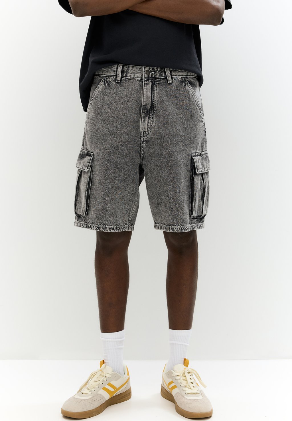 

Джинсовые шорты PULL&BEAR, темно-серый