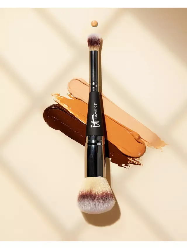 Кисть для тонального крема и консилера Heavenly Luxe Complexion Perfection Dual Foundation and Concealer Brush #7 IT Cosmetics — фото 3