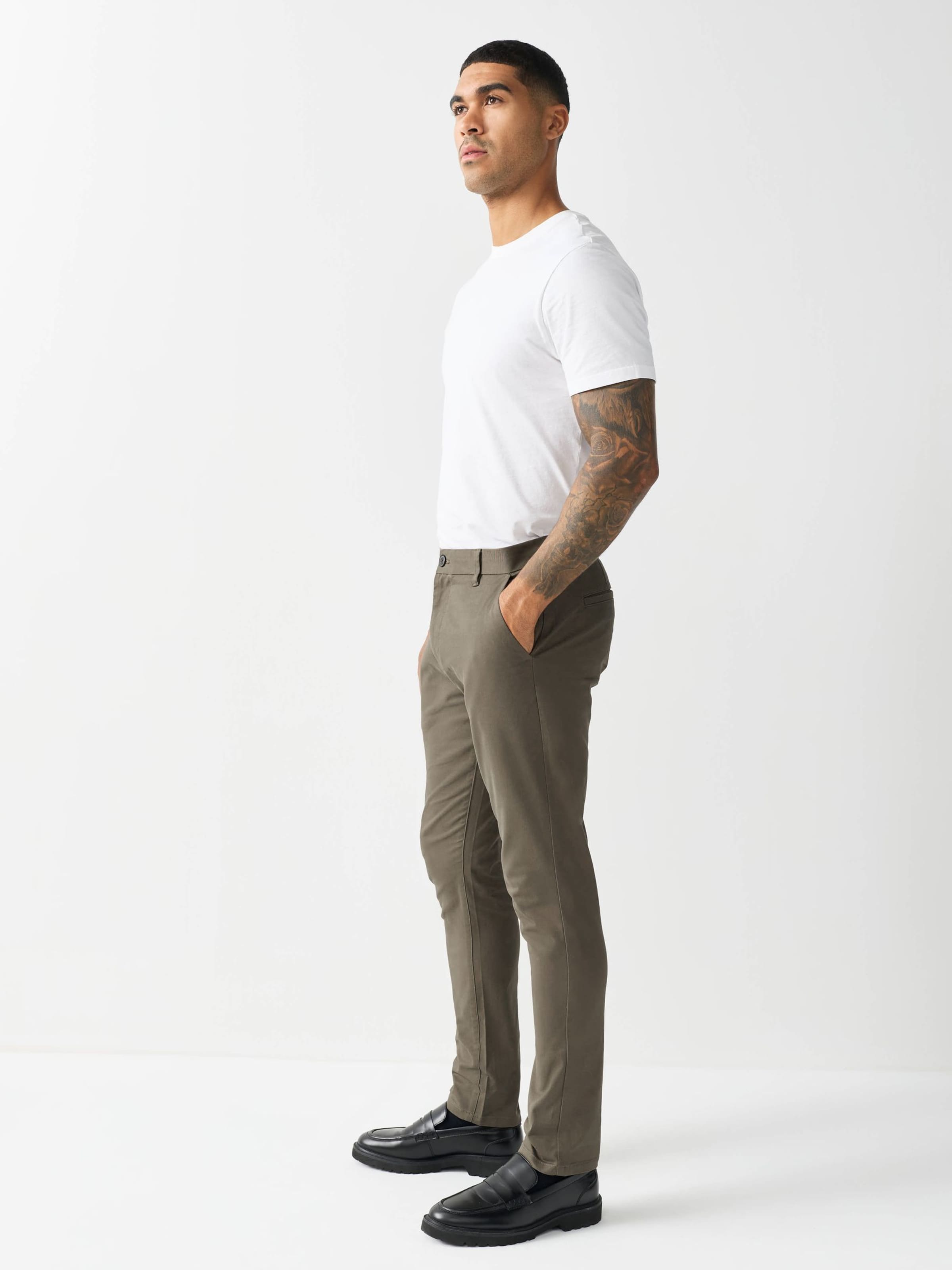 Next Брюки чинос slim fit в цвете мокко — фото 4