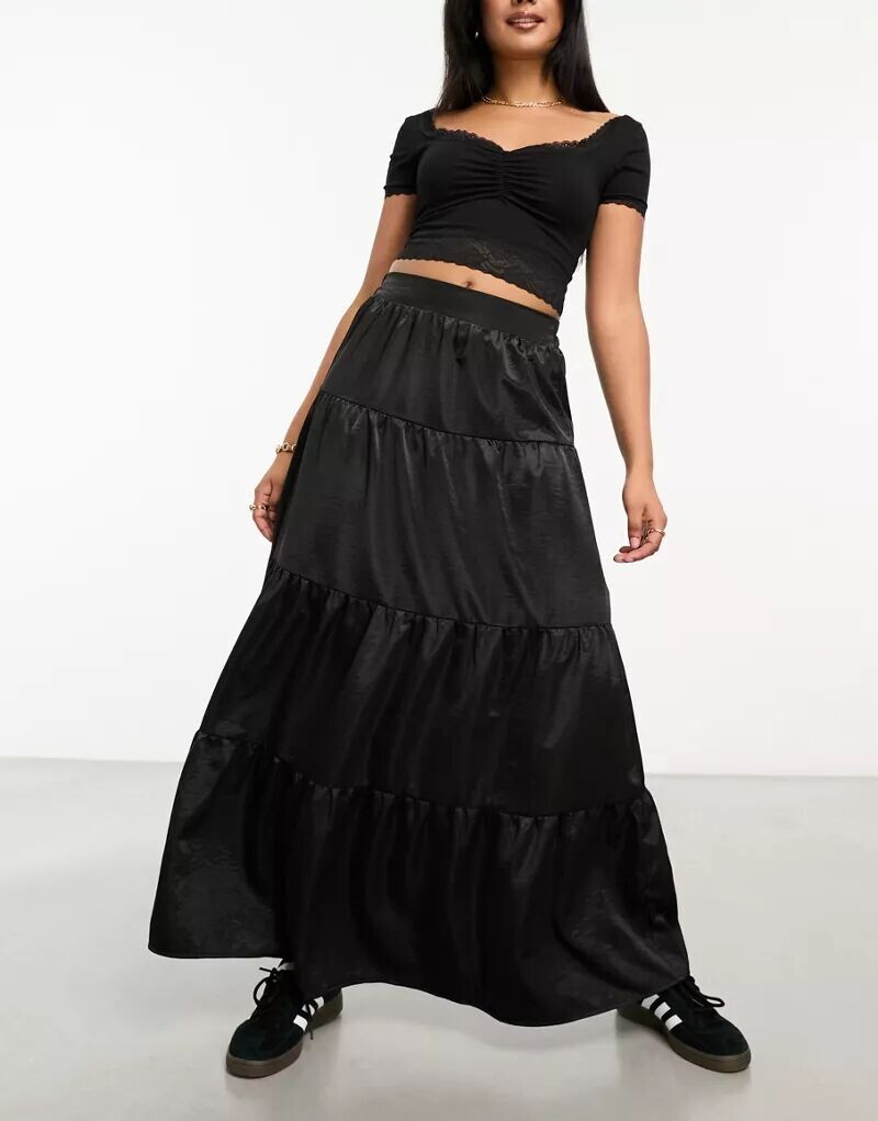 

Черная фактурная атласная юбка макси Miss Selfridge