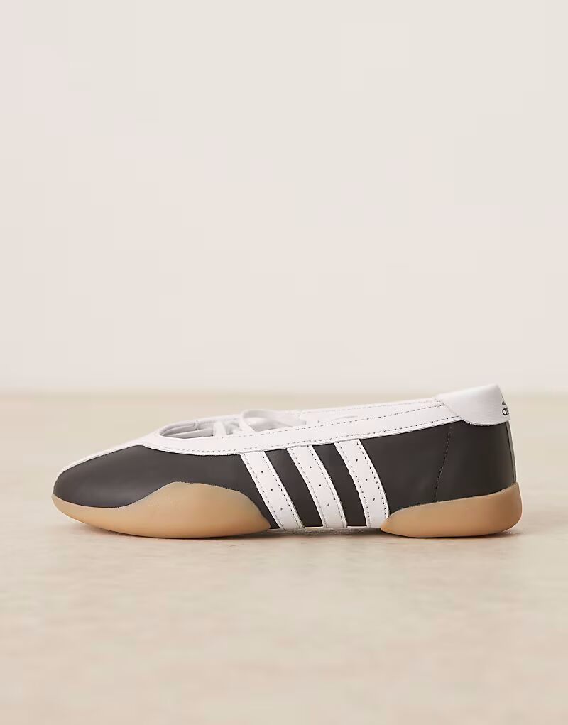 Кроссовки Adidas Originals Taekwondo Mei Ballet черного и белого цвета — фото 2