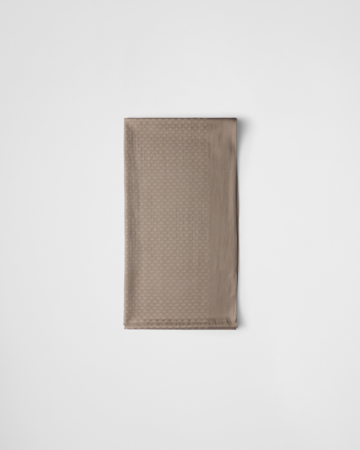 

Шерстяной и шелковый шарф Prada, серый