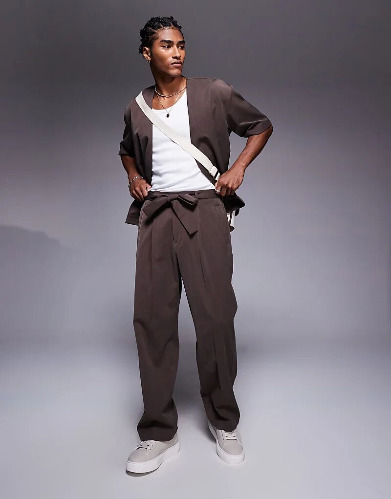 

Свободные элегантные брюки Couture Club коричневого цвета – часть комплекта