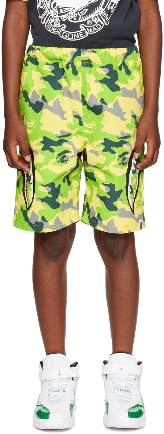 

BAPE Kids Зеленые шорты Woodland Camo с изображением акулы, Зеленый, BAPE Kids Зеленые шорты Woodland Camo с изображением акулы
