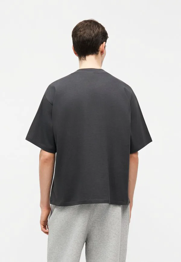 Футболка illust с принтом Adidas Originals, Utility Black — фото 3