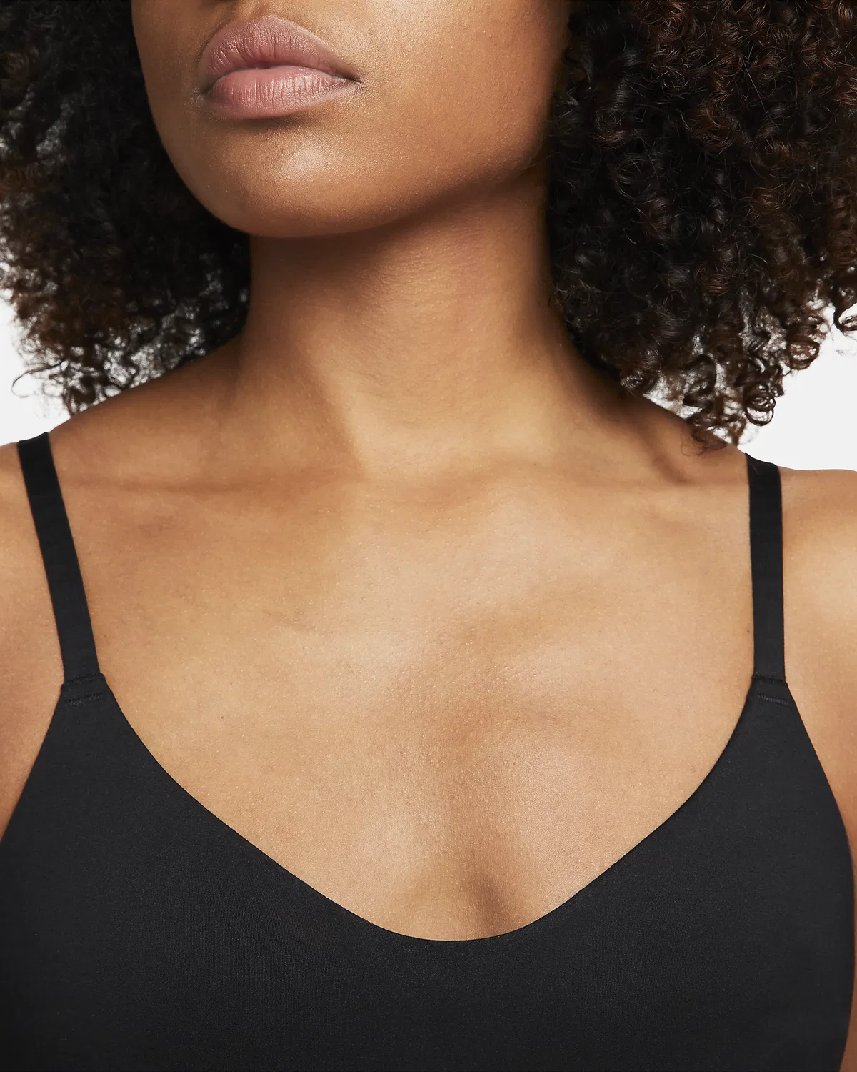 Женский спортивный бюстгальтер Nike Alate Minimalist с легкой поддержкой и чашками, Black/Black/Dark Smoke Grey — фото 3