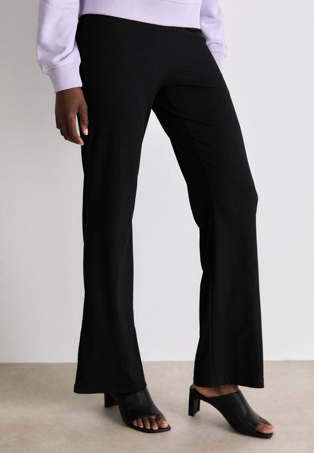

Брюки CRINKLE STRAIGHT PANT Calvin Klein, черный