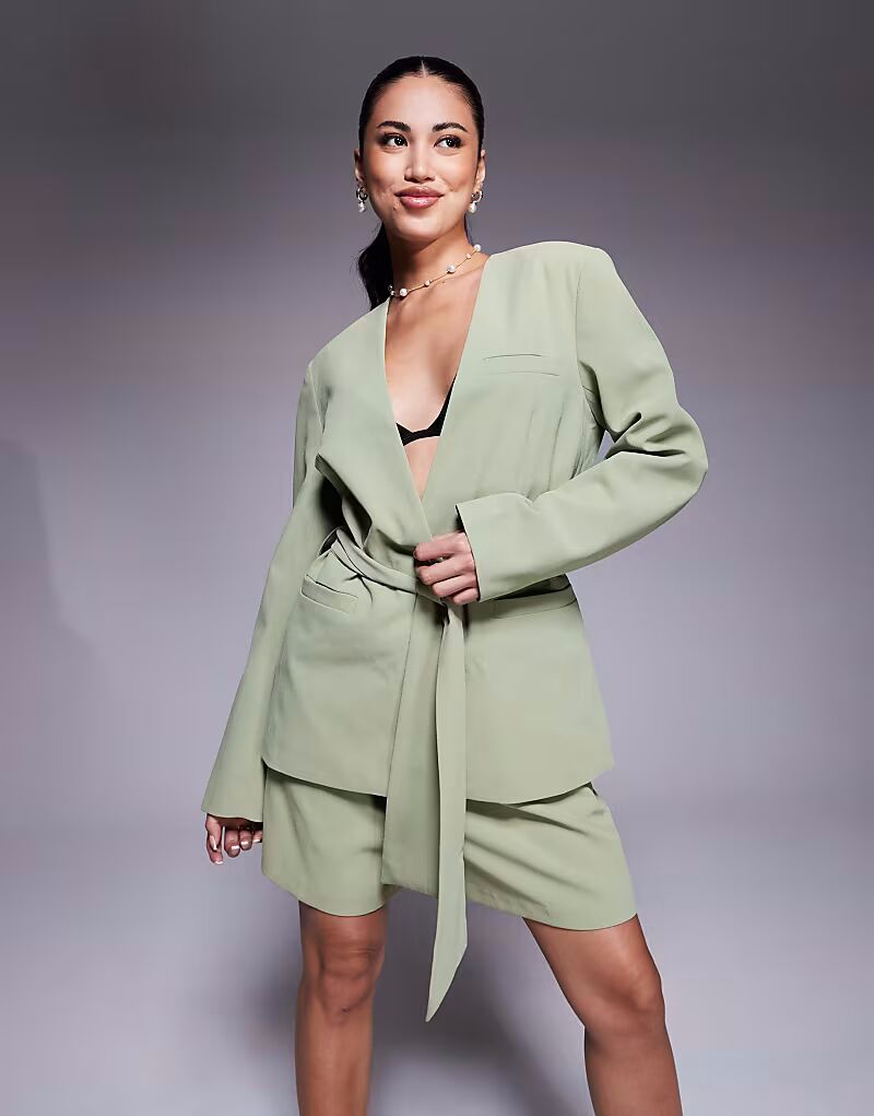 

Пиджак без воротника ASOS DESIGN фисташкового цвета с поясом-завязкой, комплект
