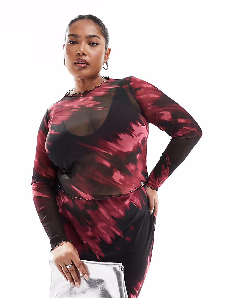 

Сетчатый топ с длинными рукавами New Look Curve в красный узор