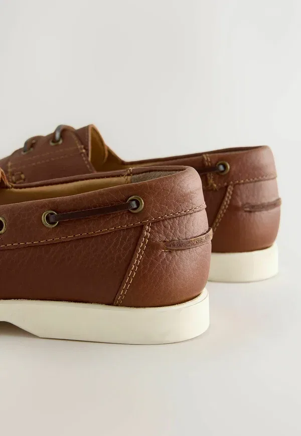 Туфли-лодочки Regular fit premium Next, модель boat shoes, коричневый — фото 3