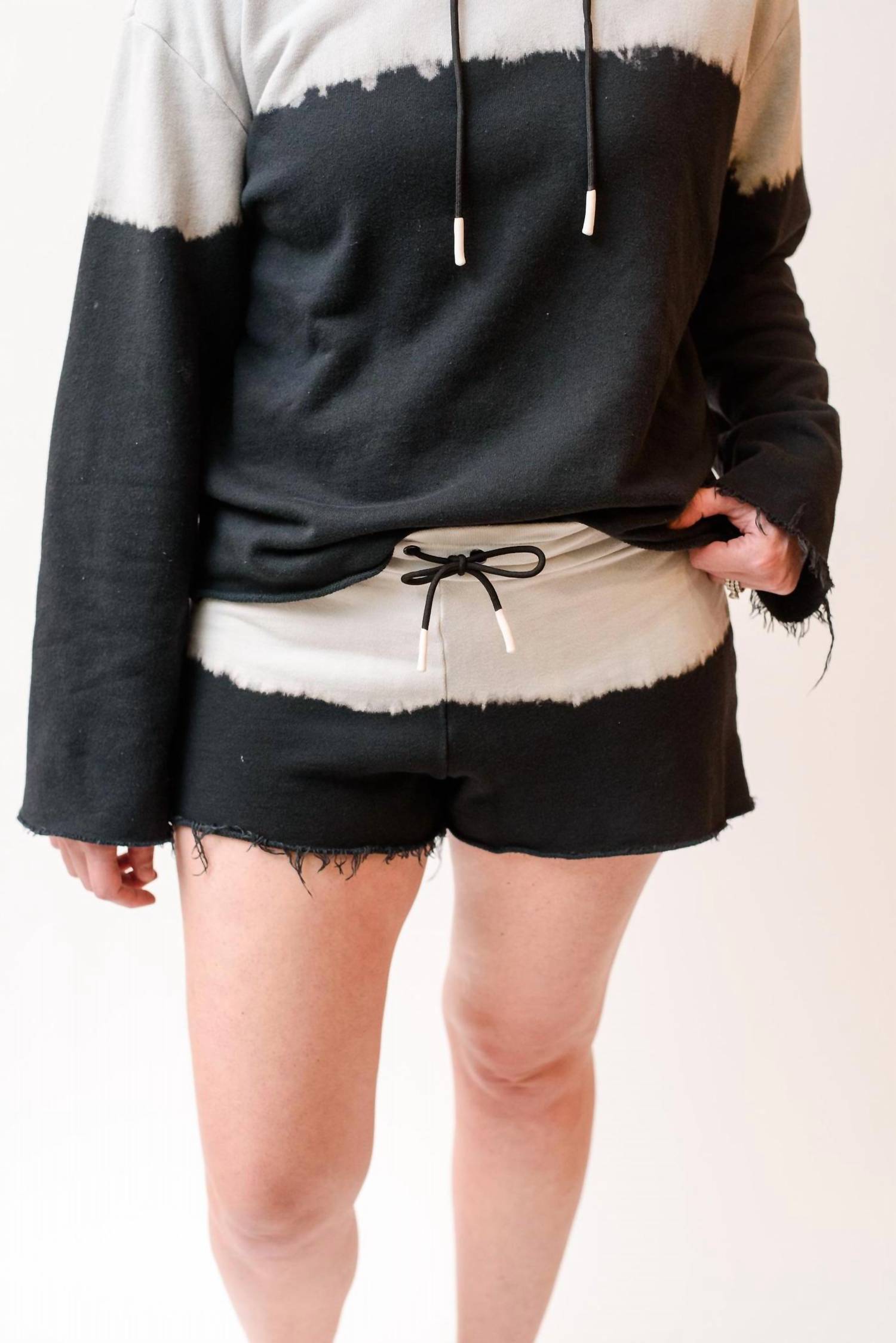 

Короткие спортивные шорты Dip Dye в черном/сером цвете Multi ASKK NY