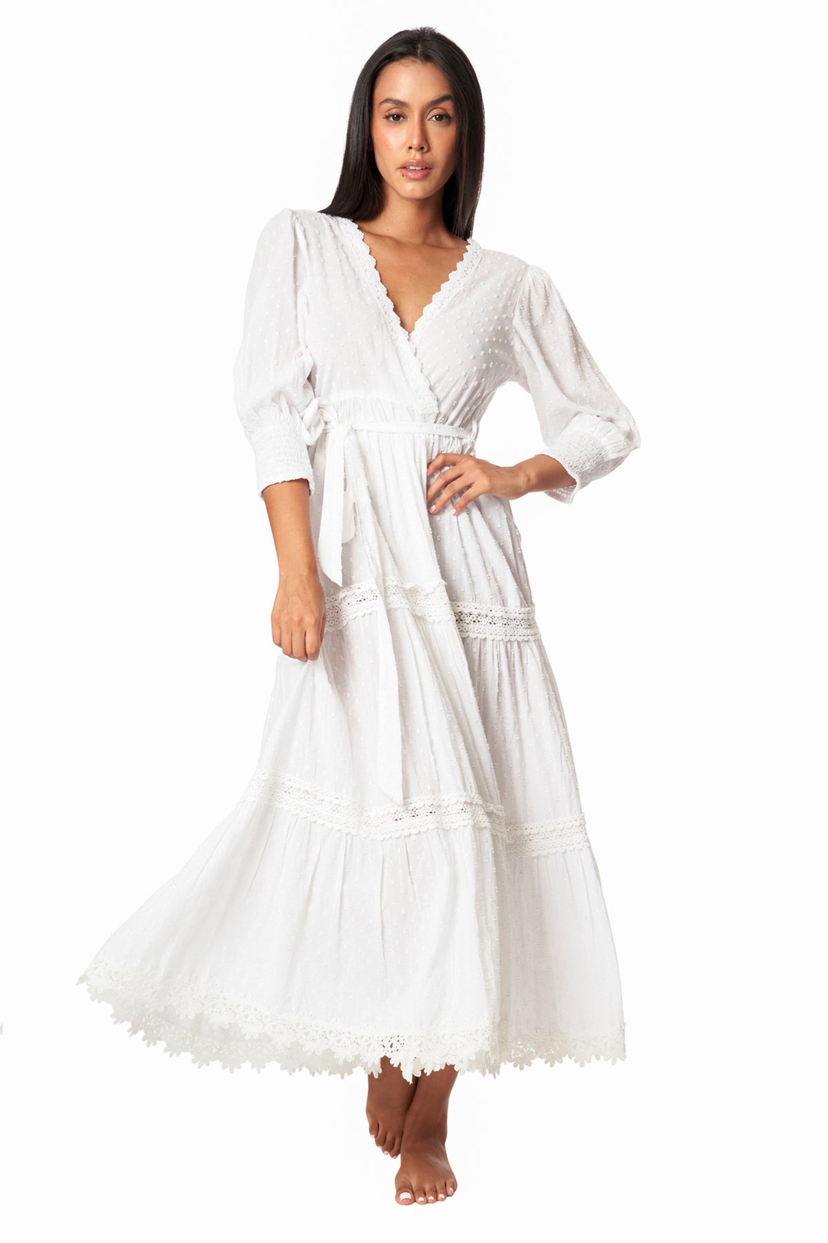 

Белое платье-макси Zoe Wrap La Moda Clothing