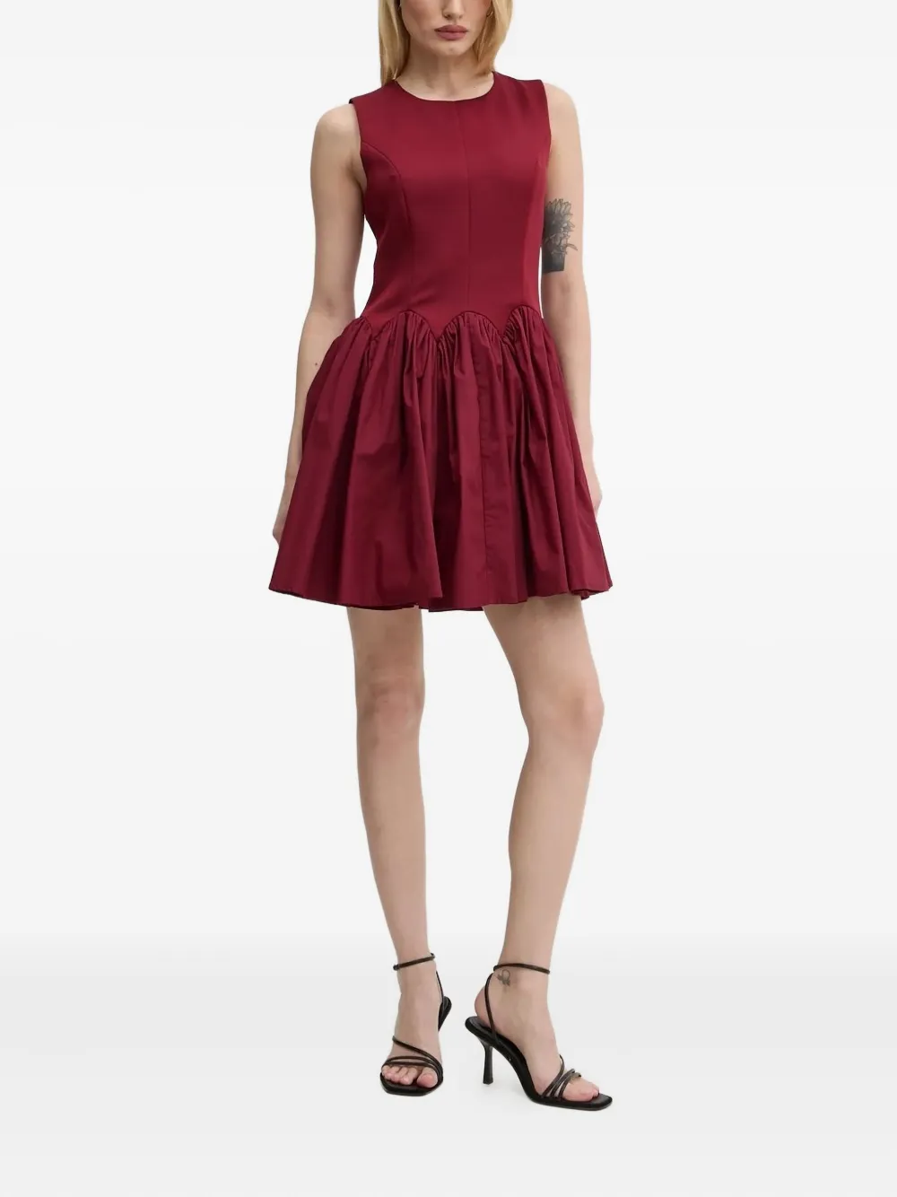 

Мини-платье Моники со сборками NEVER FULLY DRESSED, красный