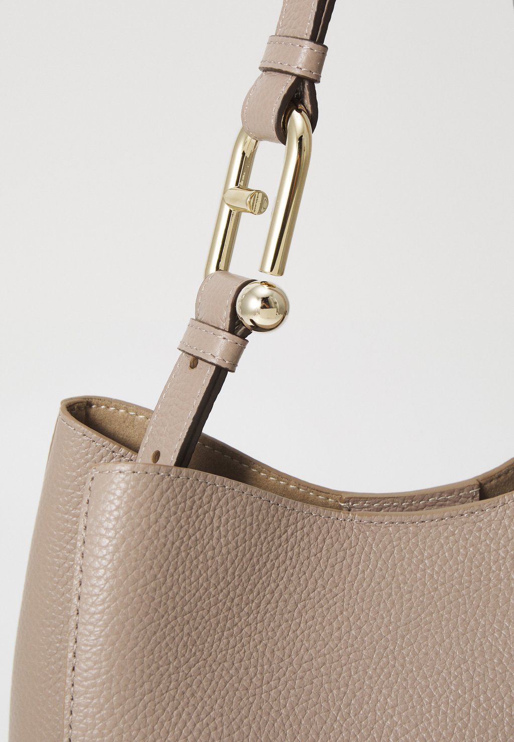 

Сумка NUVOLA S BUCKET BAG Furla, серый