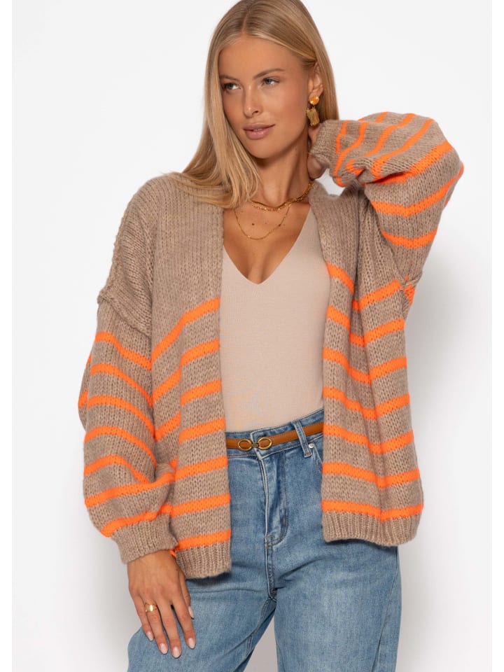 

Полосатый кардиган с внешними швами бежевого цвета SASSYCLASSY