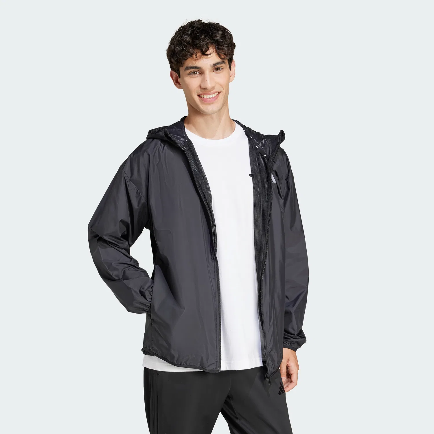 Мужская тканая ветровка Essential Big Logo от Adidas — фото 3