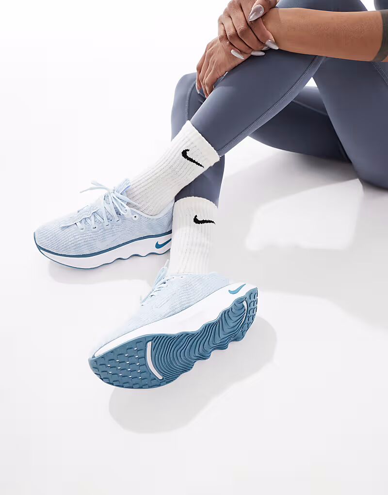 Кроссовки унисекс Nike Training Motiva светло-голубого цвета