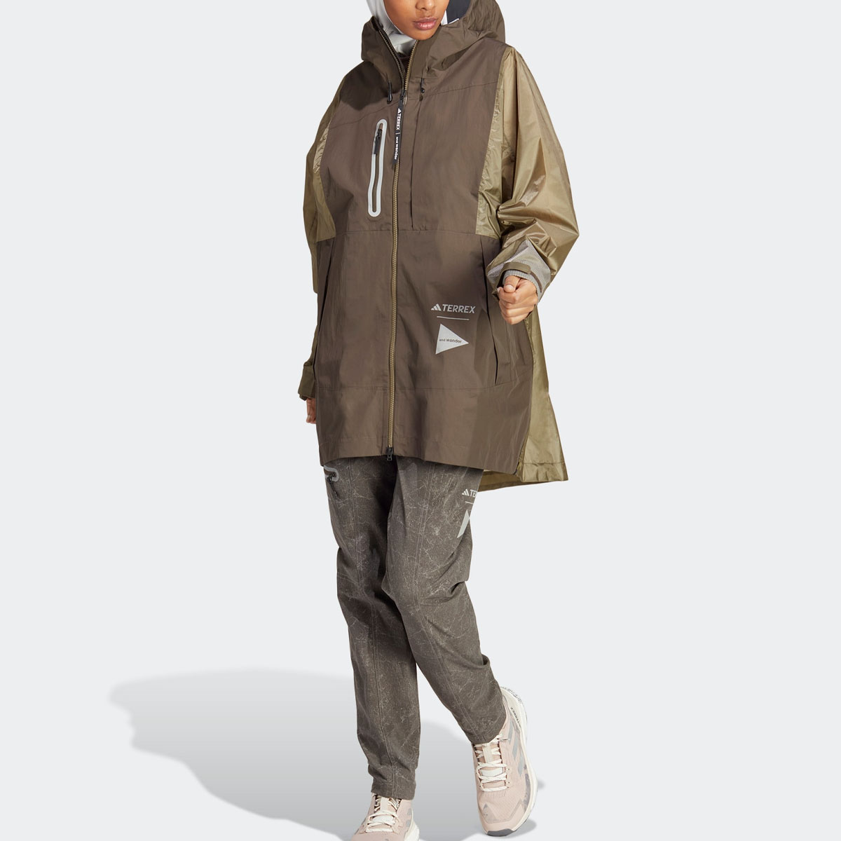 And Wander X TERREX X And Wander Ветровка Женская Темно-Оливковый Зеленый Adidas — фото 4