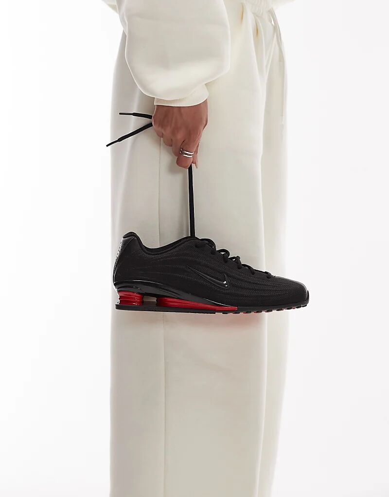 Кроссовки Nike Shox Z черного и красного цветов