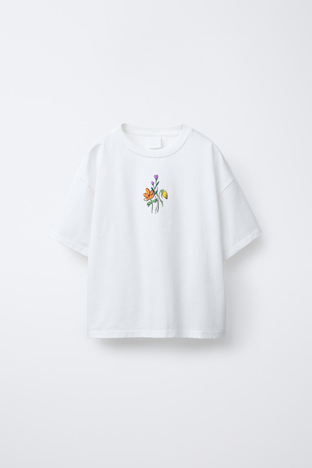 

Футболка с цветочным принтом ZARA, белый