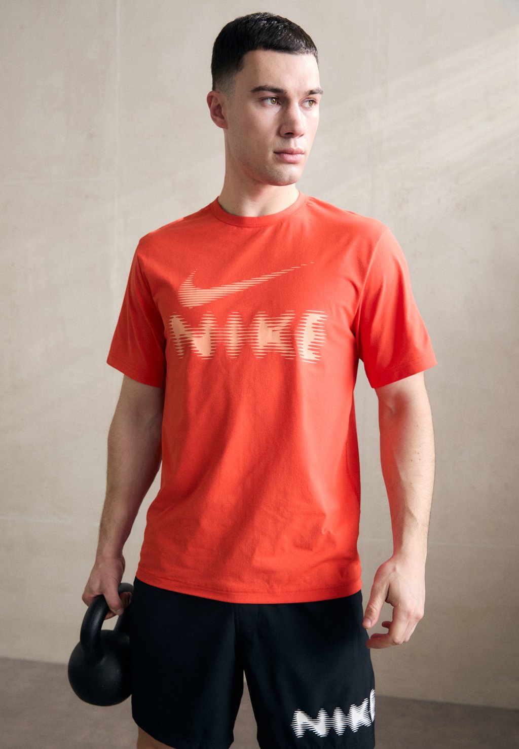 

Спортивная футболка HYVERSE Nike Performance, красный
