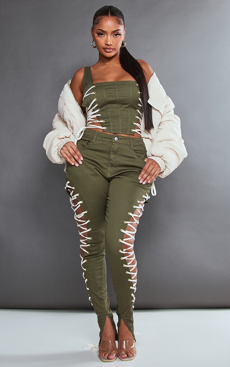 

PrettyLittleThing Джинсы скинни цвета хаки со шнуровкой по бокам