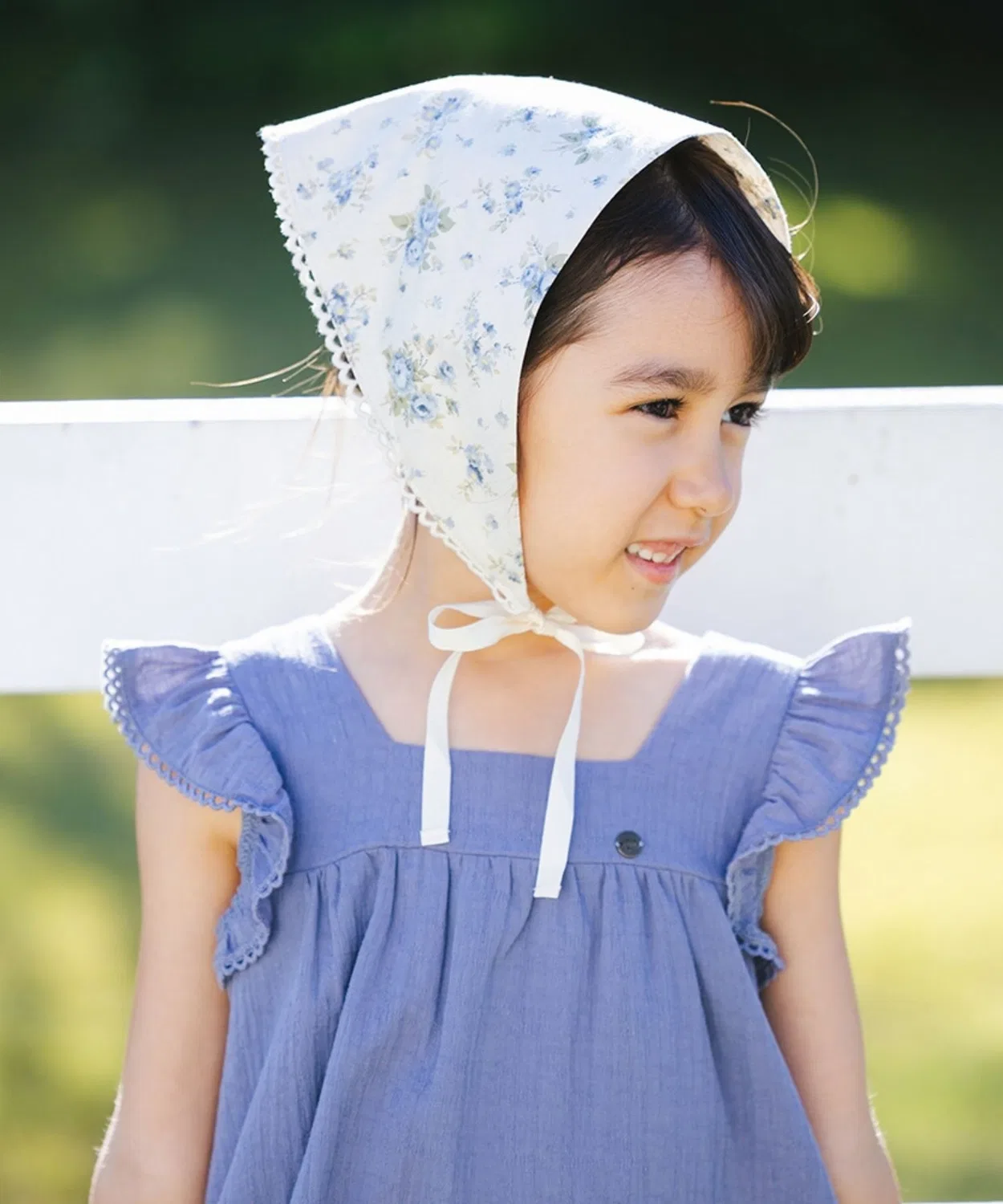 Платье с цветочным узором Littles.t.bys.t.closet с бабушкой, синее — фото 3