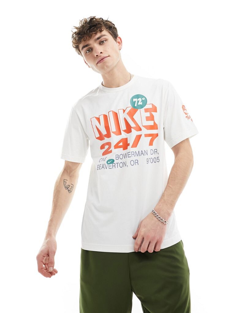 

Бело-оранжевая футболка с графическим принтом Nike Dri-FIT Bodega